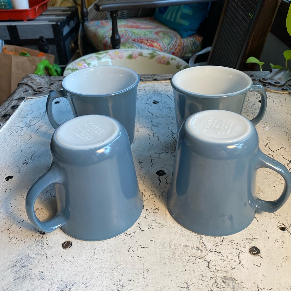 4 Pyrex Slate Blue 10 oz Cups/ Mugs